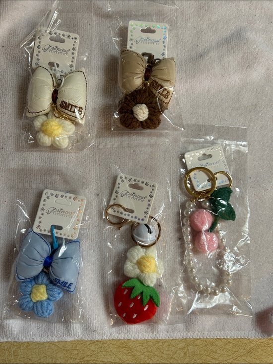Princess Accessories Accessories - Princess Accessories Bundle of 5 Keychains- Assorted Colors